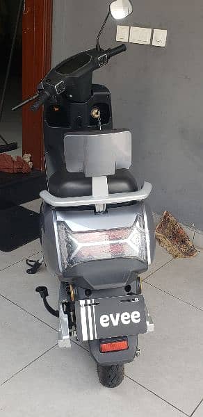 evee electric C1 scooty used only 700km 5