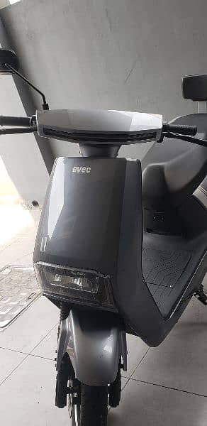 evee electric C1 scooty used only 700km 7