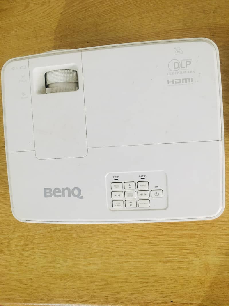 BenQ MS524 Multimedia Projector 0