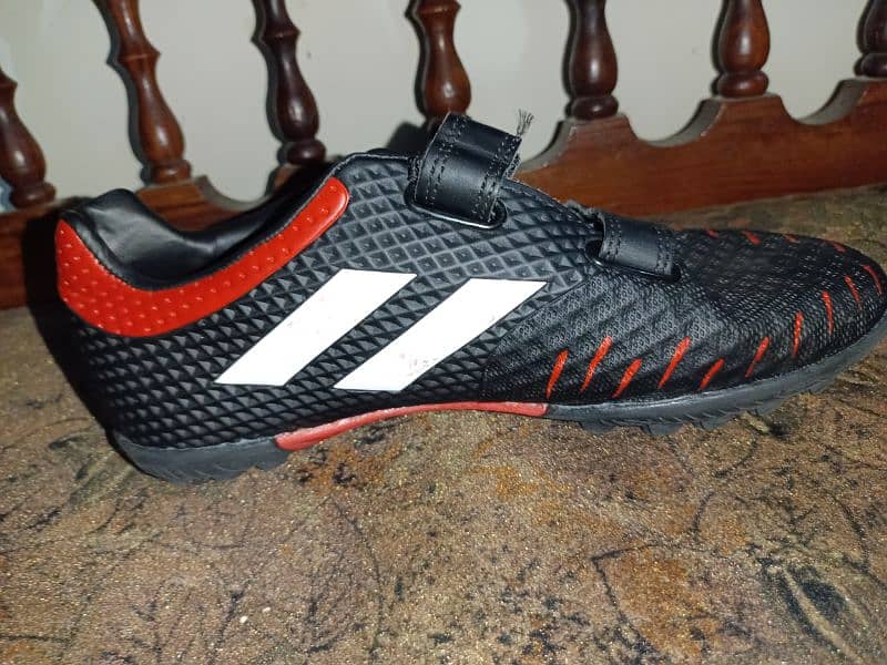 new football shoes grippers 3