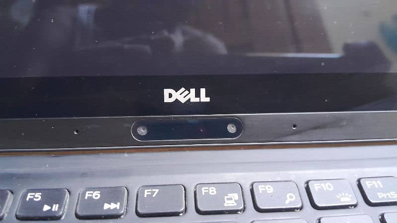 Dell XPS 13 9365 core i7 ( vPro ) 7 generation 8