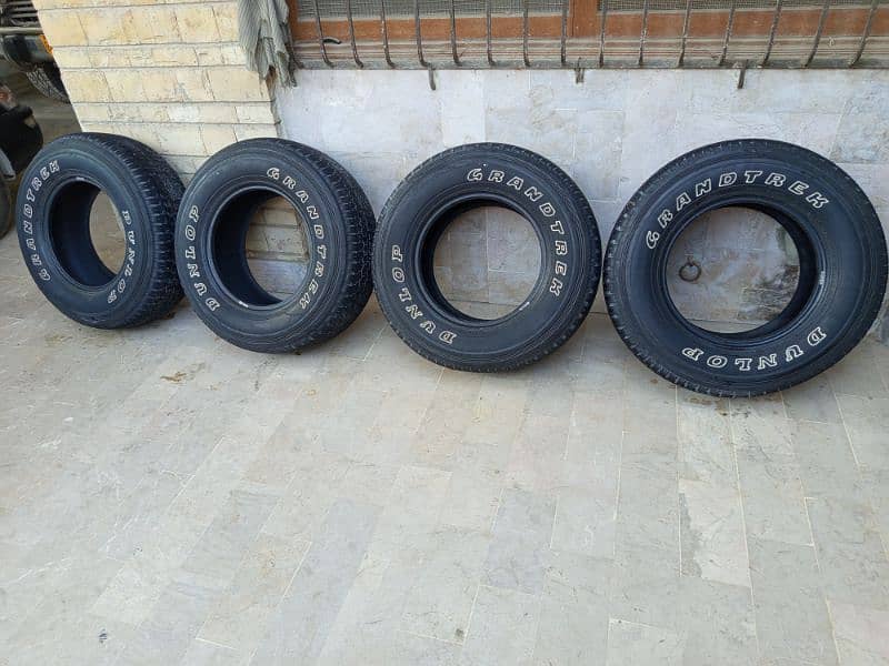 Dunlop Grandtrek 4x4 jeep Tyres 1