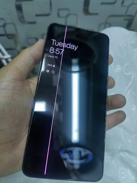 OnePlus 9 12/256 in 9/10 condition with line in screen 2