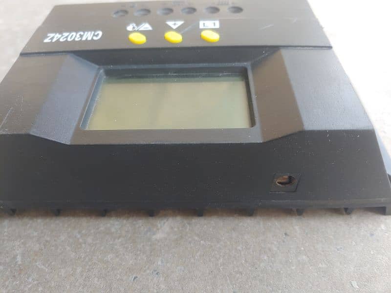 Solar Charge Controller CM 3024Z 3