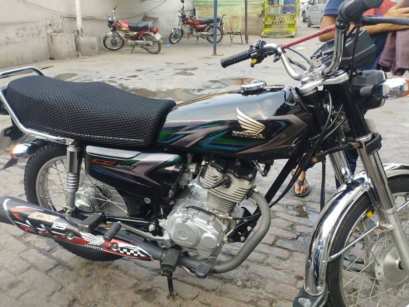 Brand New HONDA 125 Excellent Condition With All Docuements 6