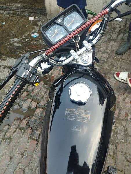 Brand New HONDA 125 Excellent Condition With All Docuements 9