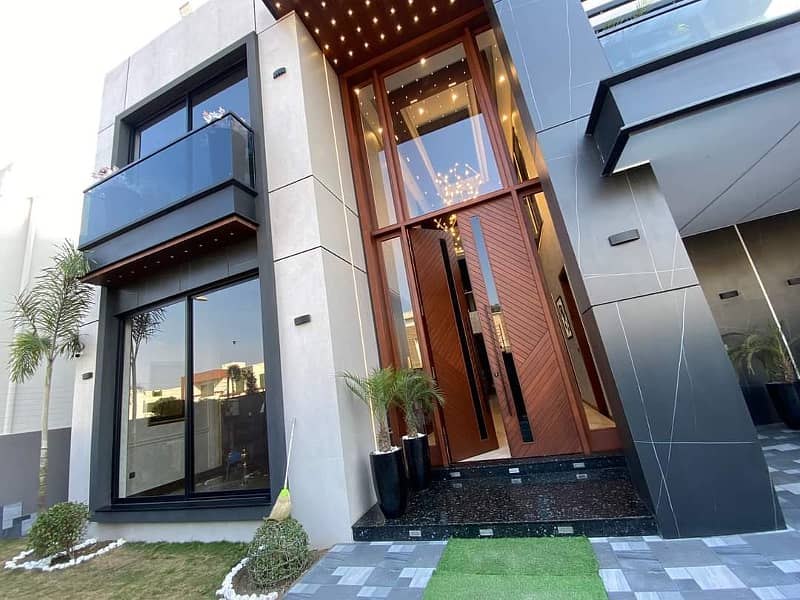 1 Kanal Beautifully Designed Modern House for Rent in DHA Phase 6 Price Negotiable 4