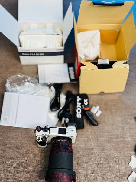 SONY A6400 WITH SIGMA 16MM F1.4MM LENS FOR SALE 15