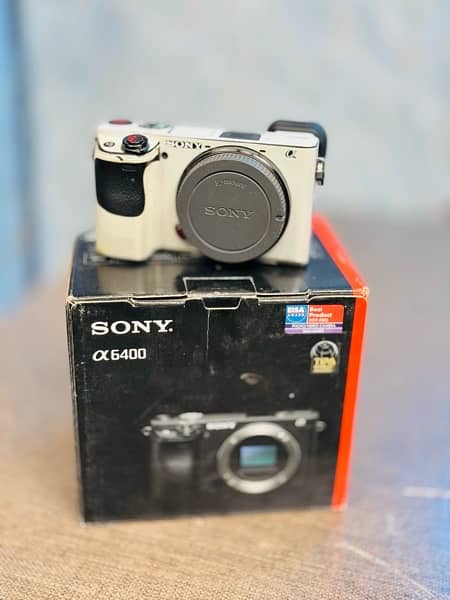 SONY A6400 WITH SIGMA 16MM F1.4MM LENS FOR SALE 19