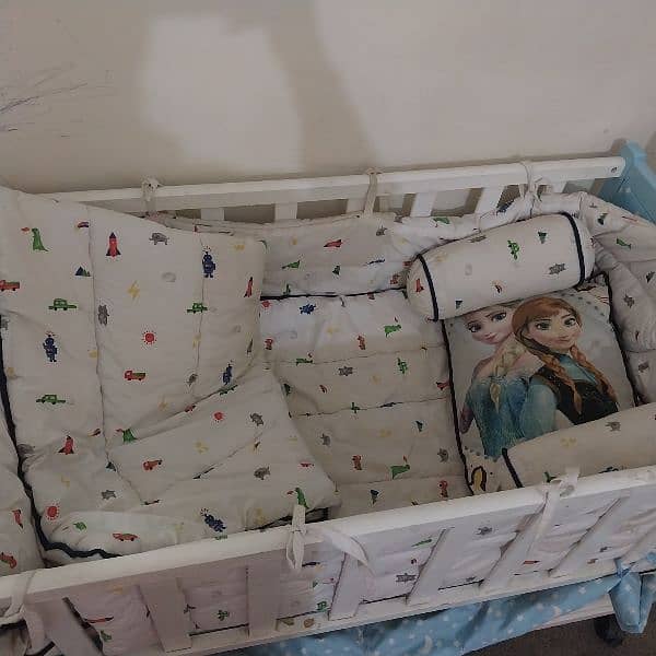 baby cot, swing with drawers 3