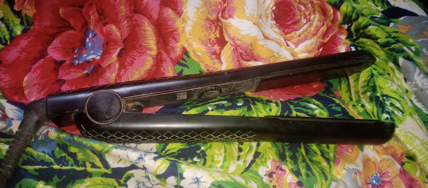 Beauty Labs straightener Model no BL1250XMRF 0