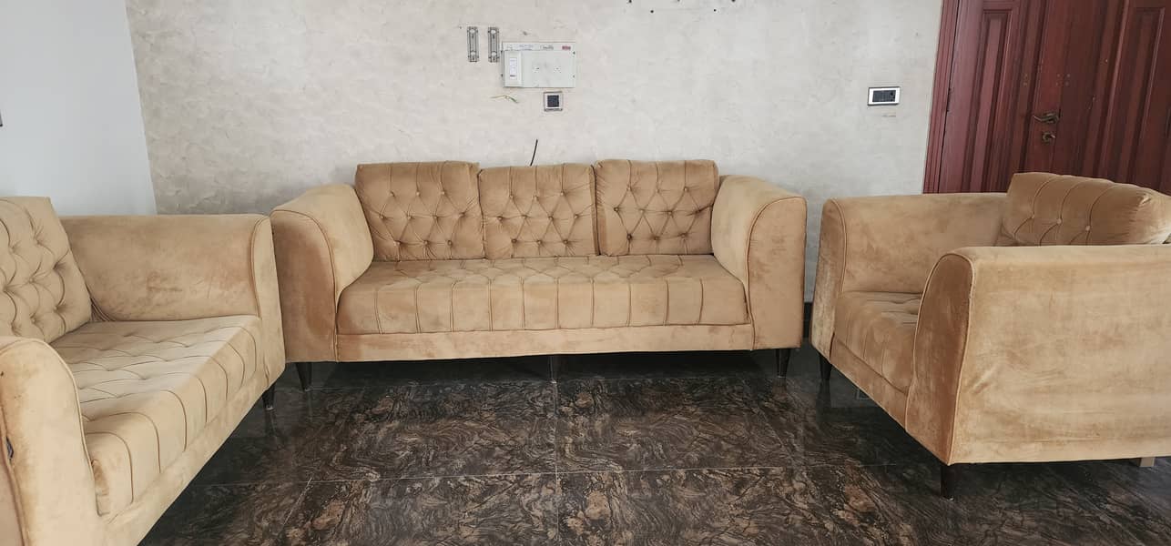 Sofas Available for sale 3+2+1 2