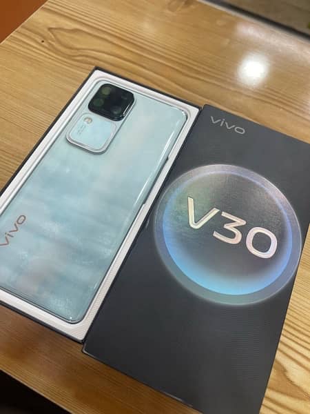 vivo V30 12Gb 256Gb 1