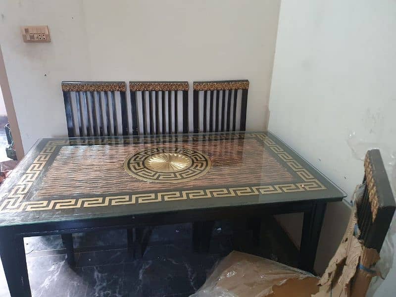 Dining Table 0