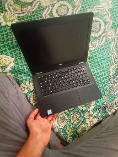 Dell latitude E7270-ultrabook 1