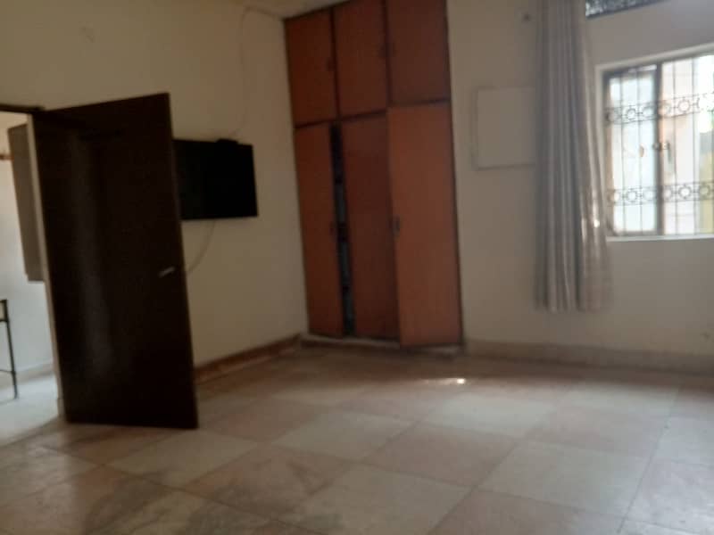 UPPER PORTION AVAILABLE FOR RENT IN RAVI BLOCK 4