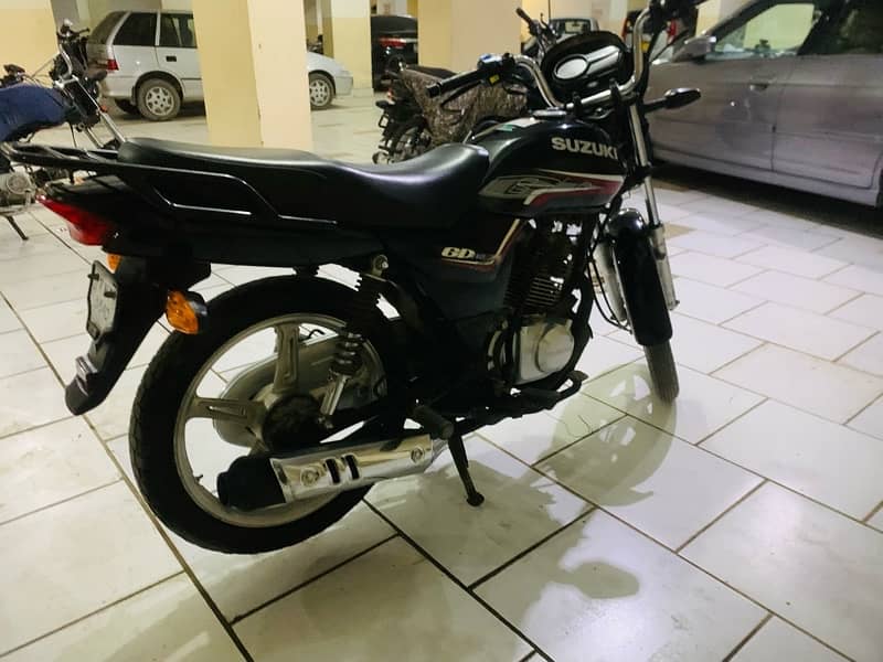 Suzuki gd 110s 3