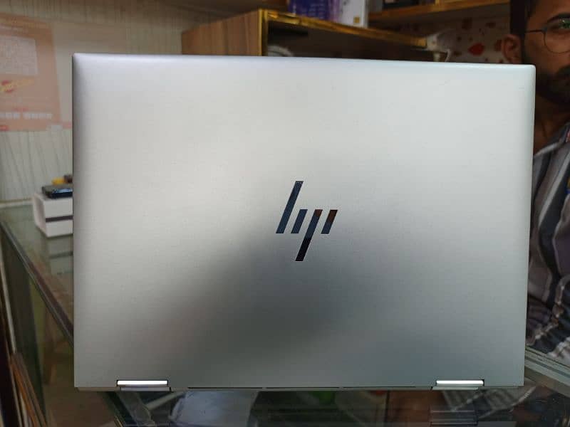 HP elitebook core i5 12th gen 830 G9 x360 touch 13 inch 6