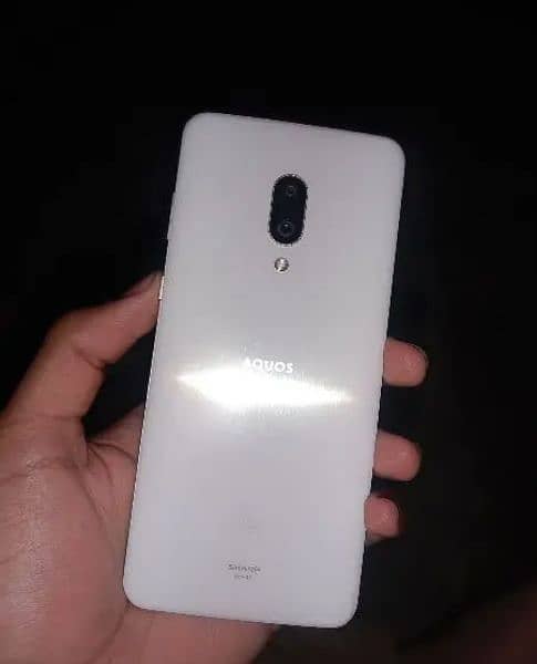 AQUOS ZERO 2 0