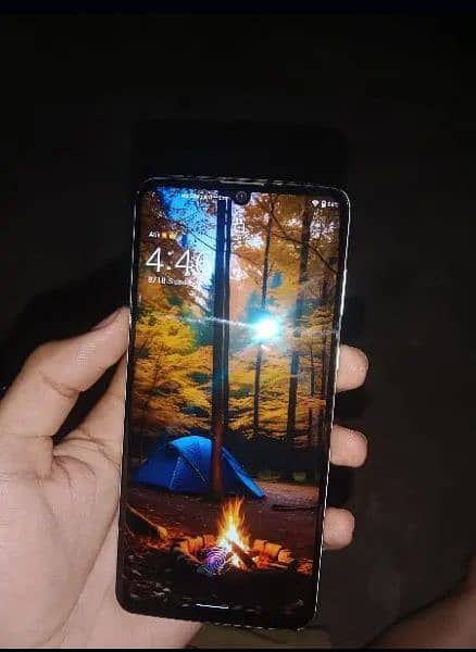 AQUOS ZERO 2 4