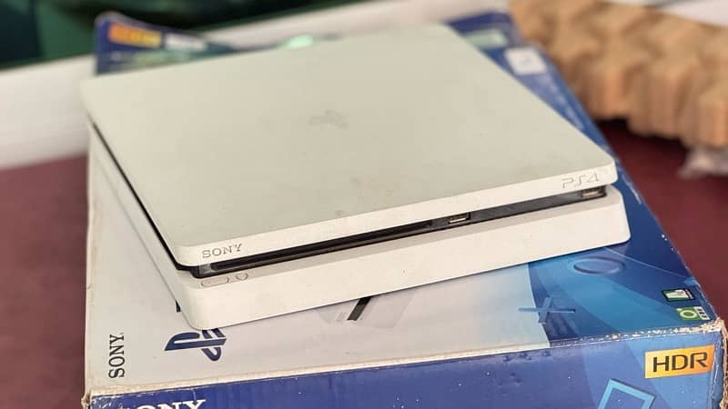 ps4 with box 1tb 10/10 condition 3