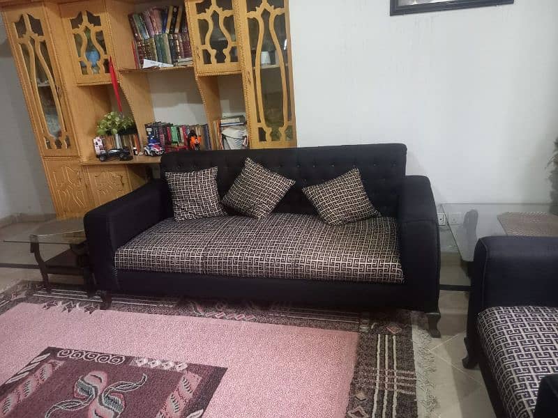 5 seater sofa with 3 tables 1