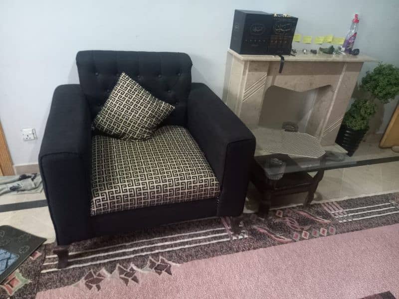 5 seater sofa with 3 tables 2