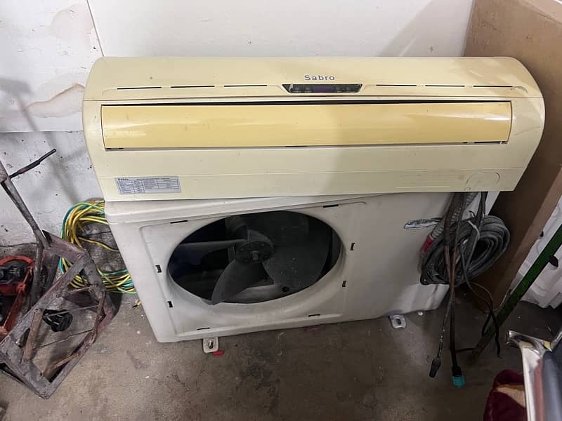 sabro 1 ton split ac non inverter behtareen condition 1