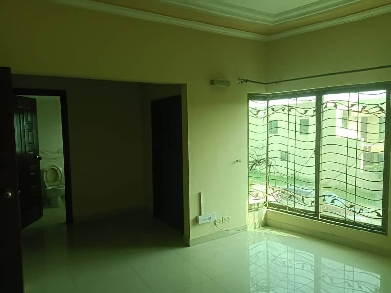 10 Marla House For Rent In Paragon City Lahore 2