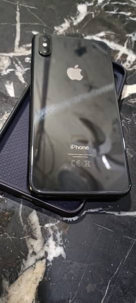 iphone xs max 3