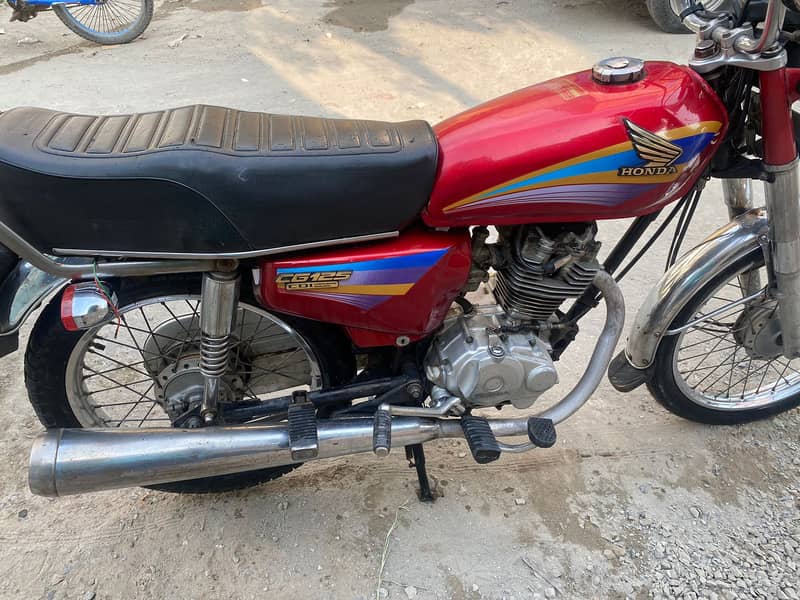 Honda CG 125 2005 apni halat mein 03211283435 1