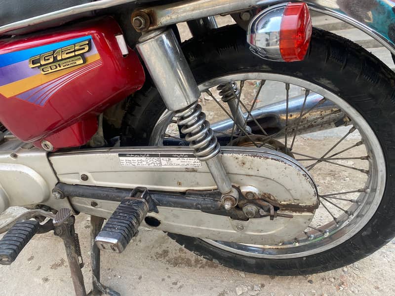 Honda CG 125 2005 apni halat mein 03211283435 2