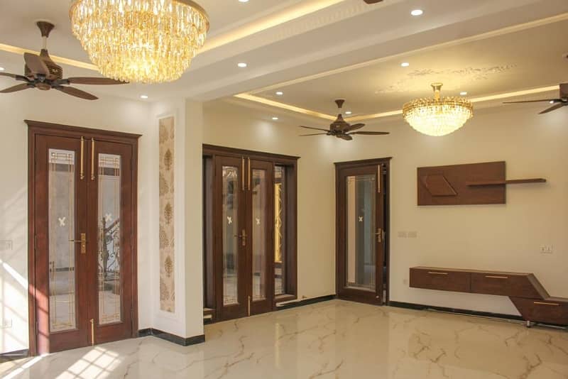 Brand New 11 Marla Corner House With 80ft Road Access & Sui Gas In Johar Town Phase 1 - Must See! 3