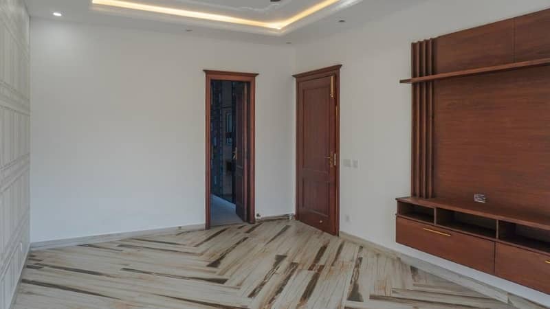 Brand New 11 Marla Corner House With 80ft Road Access & Sui Gas In Johar Town Phase 1 - Must See! 22