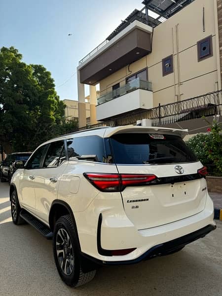 Toyota Fortuner Legender 2023 6