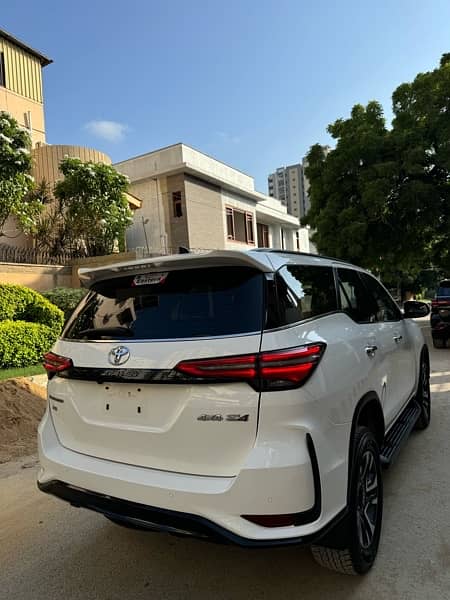 Toyota Fortuner Legender 2023 8