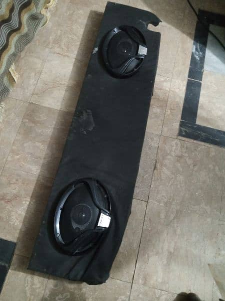 2 Speakers Kenwood . 1