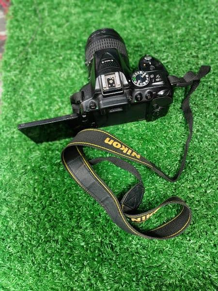 Nikon d5300 with lense with 32gb card 7