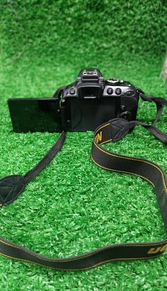 Nikon d5300 with lense with 32gb card 8