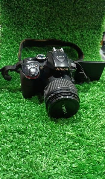 Nikon d5300 with lense with 32gb card 9