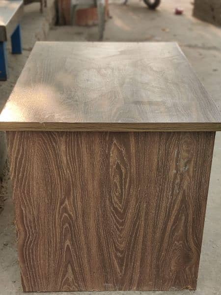 High quality wooden tables 1