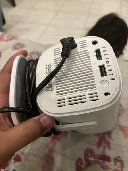 p30 smart projector almost new 1