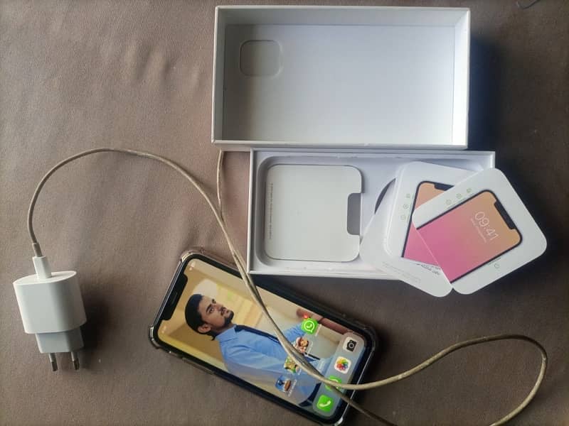 iPhone 11 128gb with box & charger all original 2