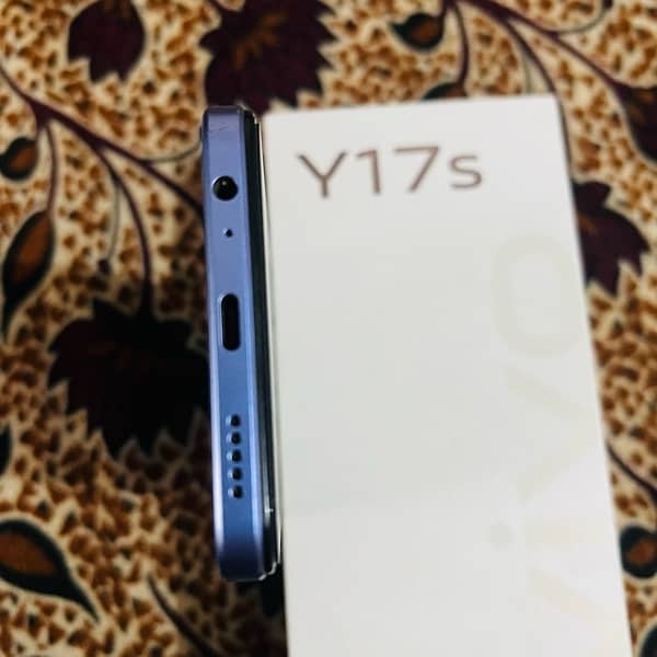 vivo y17s, 4/128, within warrenty 10/10 4