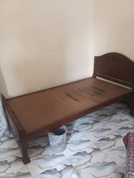 single bed in good condition used wooden and one small table 0