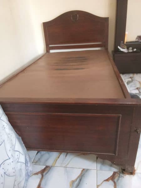 single bed in good condition used wooden and one small table 1