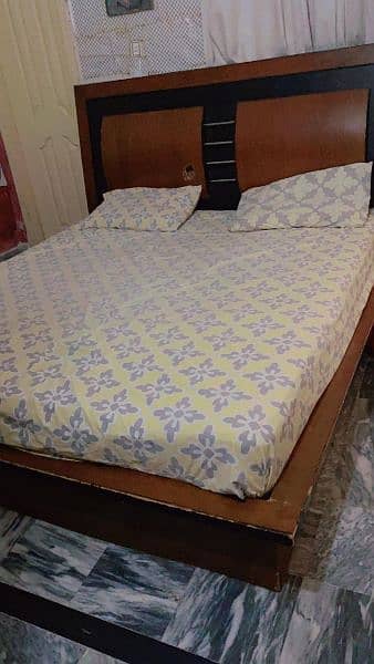 used bed with side tables nd dressing table 1