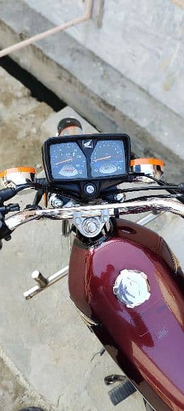 Honda 125 self start 2023 model. 3