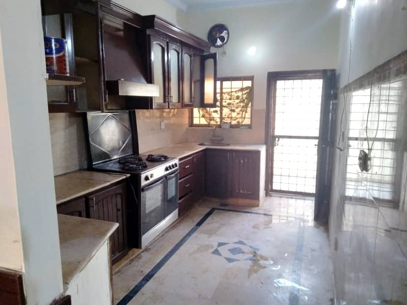 3 bedroom attach mushroom upper portion demand 90000 4