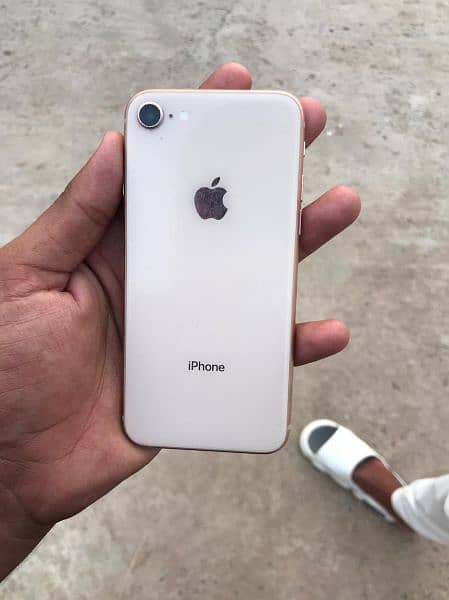 iPhone 8 pta 64gb 4